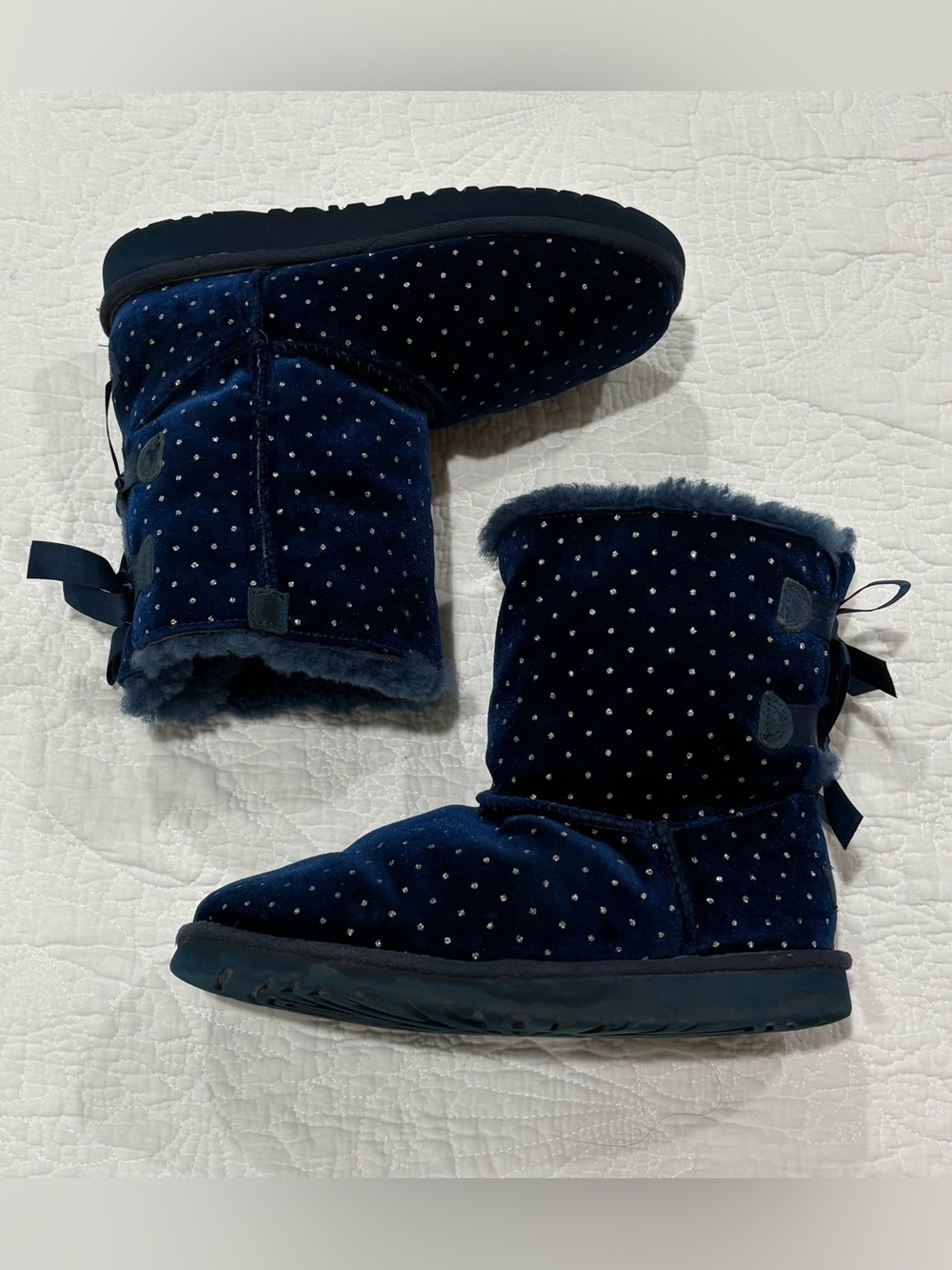 Uggs Kids Bailey Bow Starlight Boots Size 4US Navy Blue Velvet Metallic Dot Bows